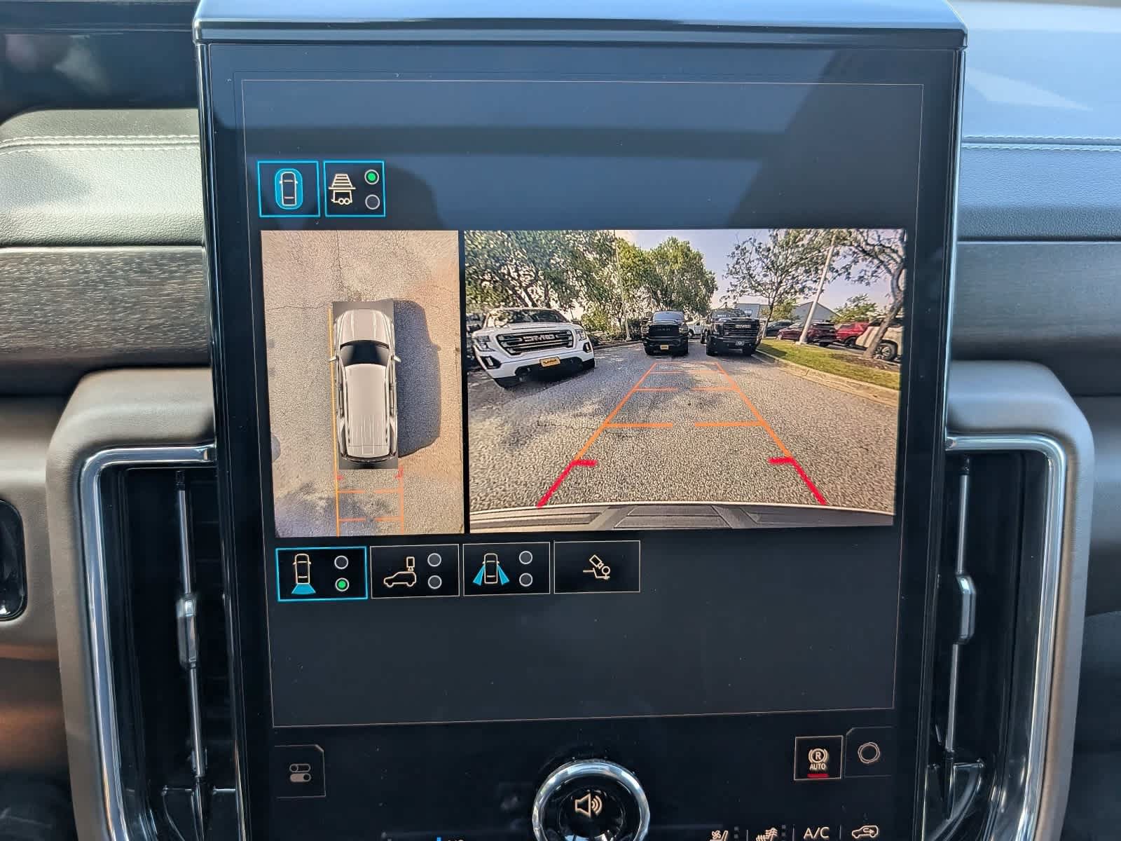 Certified 2026 GMC Yukon Denali Ultimate AWD/4WD image 38