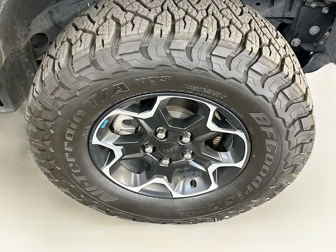 Used 2023 Jeep Wrangler Unlimited Rubicon 4xe image 11