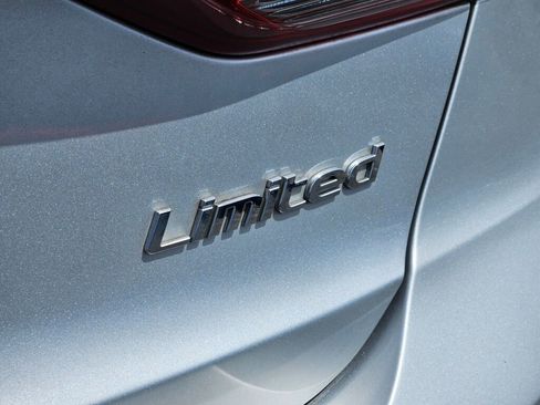 Used 2018 Hyundai Elantra Limited w/ Limited Ultimate Package 02 FWD image 9