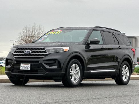 Used 2022 Ford Explorer XLT image 8