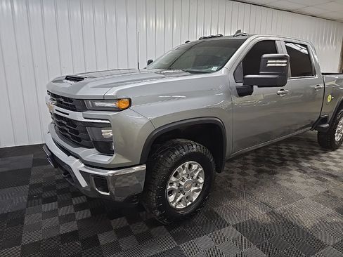 Used 2024 Chevrolet Silverado 3500 LT AWD/4WD image 8