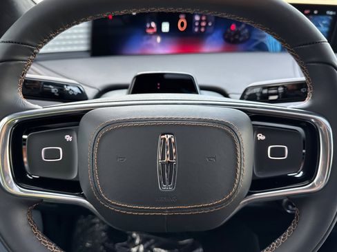 New 2025 Lincoln Navigator Black Label image 24