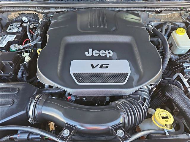 Used 2013 Jeep Wrangler Sport AWD/4WD image 27