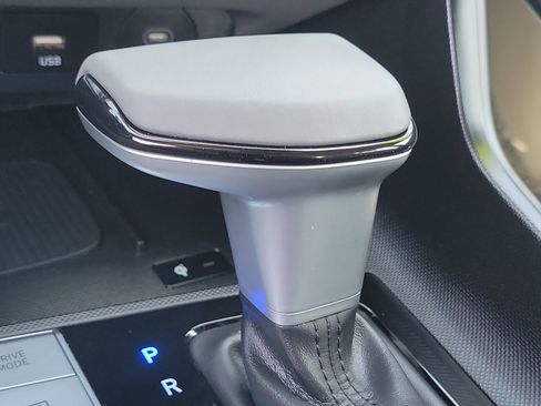 Used 2025 Hyundai Elantra Sport FWD image 16