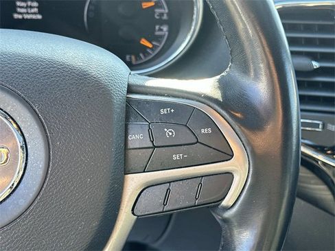 Certified 2021 Jeep Grand Cherokee Laredo X image 25