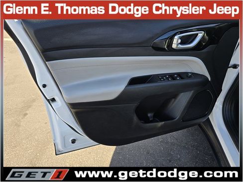 Certified 2023 Jeep Compass Limited image 23