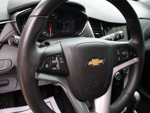 Used 2018 Chevrolet Trax LT w/ LT Convenience Package FWD image 22