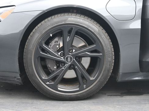 Used 2023 Audi e-tron GT Premium Plus image 31