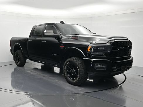 Used 2022 RAM 2500 Limited AWD/4WD image 3