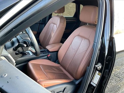 Used 2021 Audi Q3 2.0T Premium Plus w/ Premium Plus Package image 22