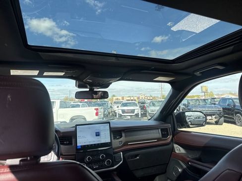 Used 2022 Ford Expedition Limited AWD/4WD image 47