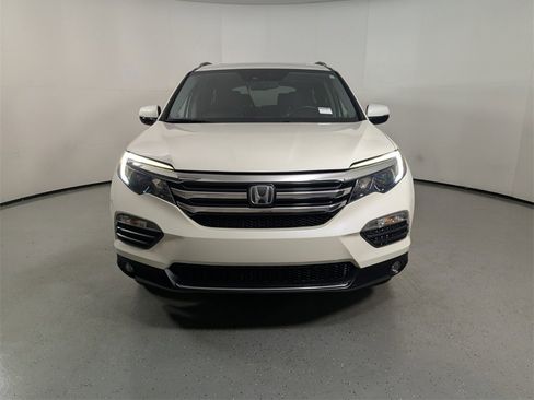 Used 2018 Honda Pilot Elite image 2