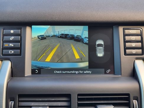 Used 2017 Land Rover Discovery Sport HSE Luxury image 16