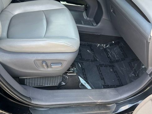 Used 2021 Toyota Sienna XLE w/ XLE Plus Package FWD image 40