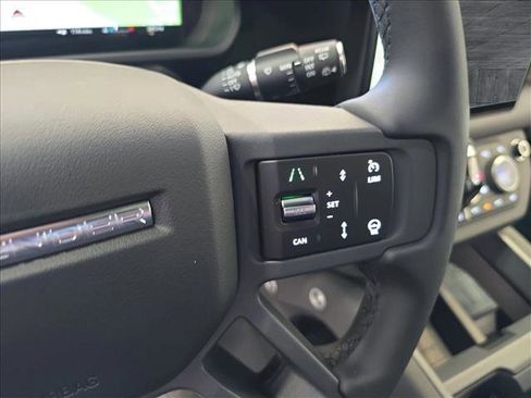 New 2025 Land Rover Defender 110 S AWD/4WD image 18