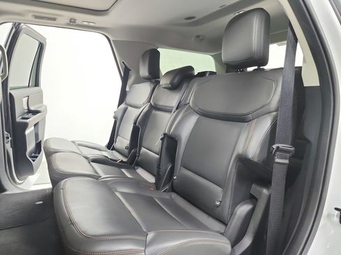 Used 2025 Ford Expedition Active AWD/4WD image 41