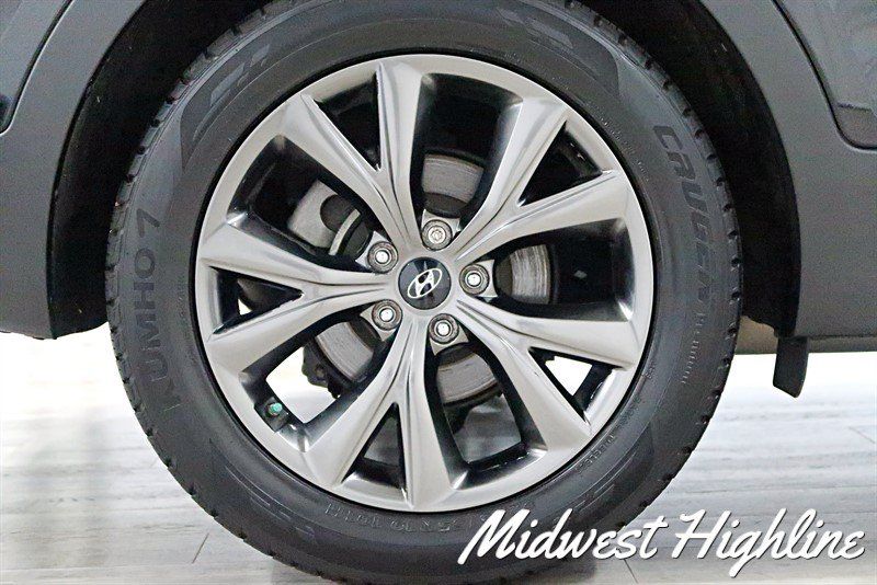Used 2017 Hyundai Santa Fe Sport AWD/4WD image 22