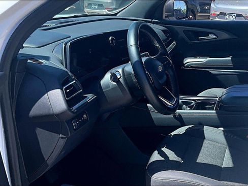 Used 2024 Chevrolet Traverse LT AWD/4WD image 17