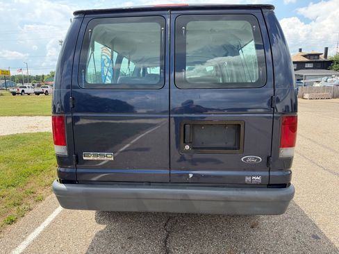 Used 2006 Ford E-350 and Econoline 350 XL RWD image 14