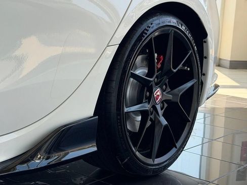 Used 2026 Honda Civic Type R image 10