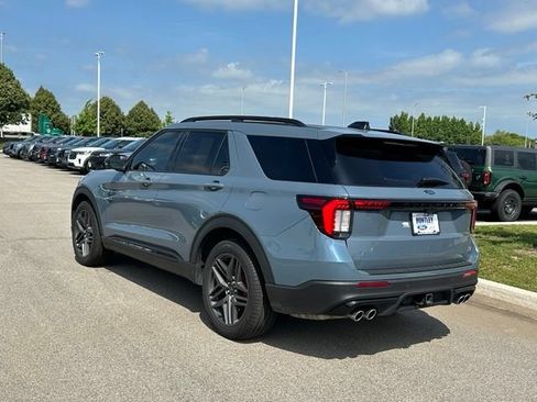 Used 2025 Ford Explorer ST w/ Sun And Sound Package AWD/4WD image 5