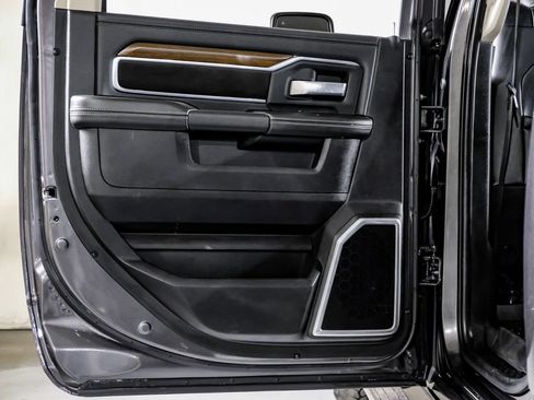 Used 2024 RAM 3500 Laramie AWD/4WD image 36