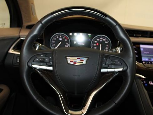 Certified 2025 Cadillac XT6 Sport w/ Platinum Package AWD/4WD image 23