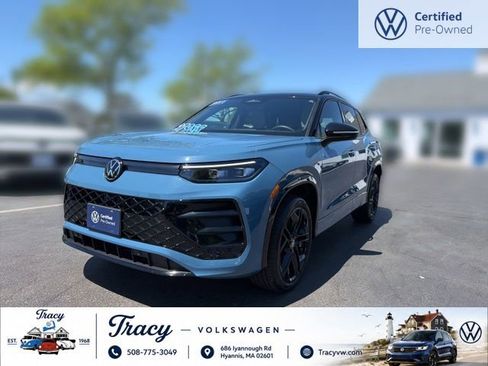 Certified 2025 Volkswagen Tiguan SE R-Line AWD/4WD image 4