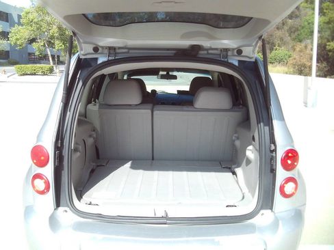 Used 2010 Chevrolet HHR LT FWD image 20