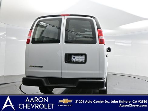 New 2025 Chevrolet Express 3500 Extended w/ Driver Convenience Package image 32