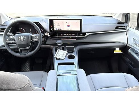 New 2026 Toyota Sienna XLE FWD image 25