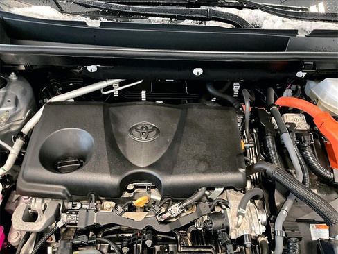 Used 2022 Toyota RAV4 XLE image 32