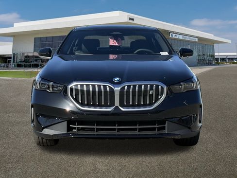 New 2026 BMW i5 eDrive40 image 2