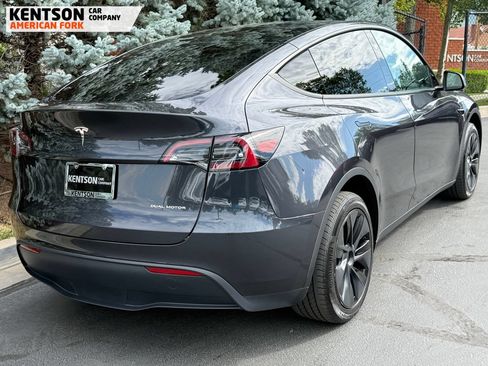 Used 2024 Tesla Model Y Long Range AWD/4WD image 8