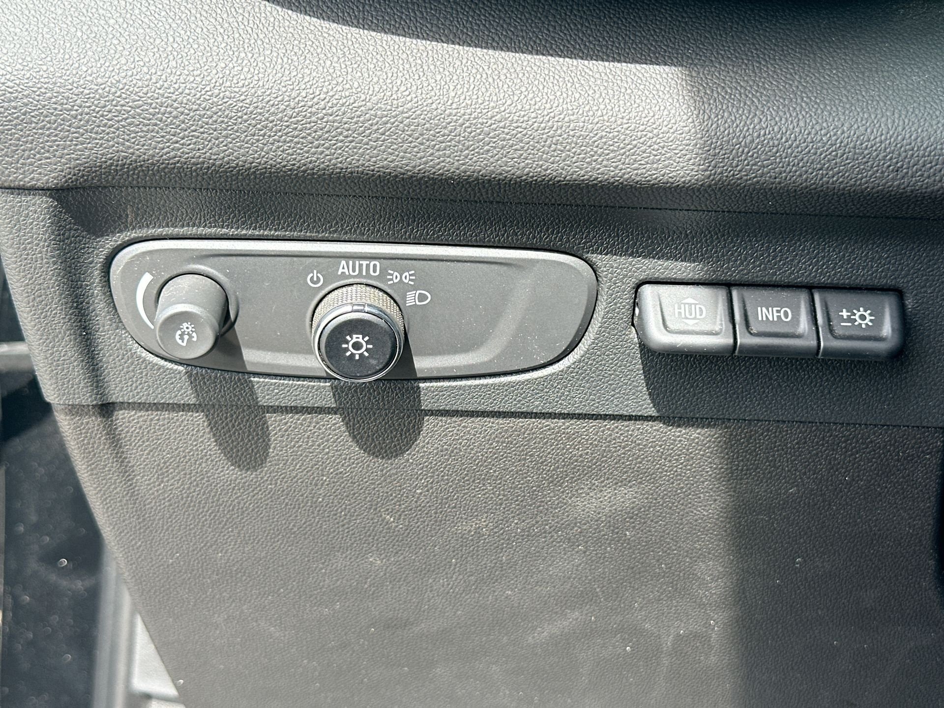 Certified 2023 Buick Envision Avenir FWD image 18