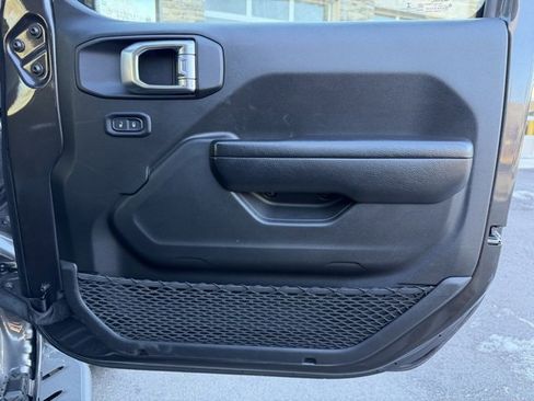 Used 2022 Jeep Wrangler Unlimited Rubicon w/ Xtreme Recon 35" Tire Package image 46