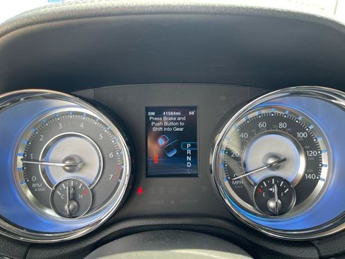 Used 2012 Chrysler 300 Limited w/ Luxury Group RWD image 28