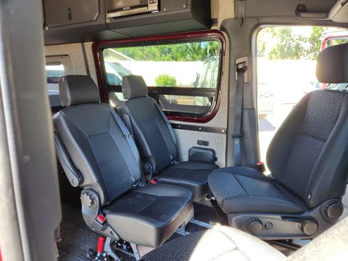 Used 2024 Mercedes-Benz Sprinter 2500 image 67