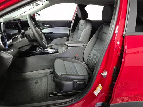 New 2026 Chevrolet Trax LT w/ Driver Confidence Package FWD image 9