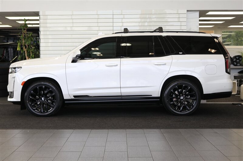 Used 2024 Cadillac Escalade Sport Platinum w/ LPO, ONYX Package AWD/4WD image 4