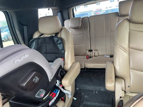 Used 2020 Cadillac Escalade Platinum AWD/4WD image 19
