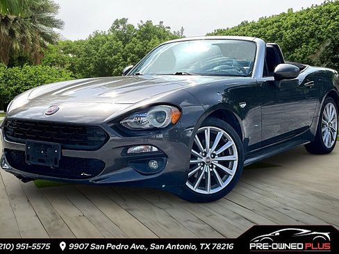Used 2017 FIAT 124 Spider Lusso RWD image 1