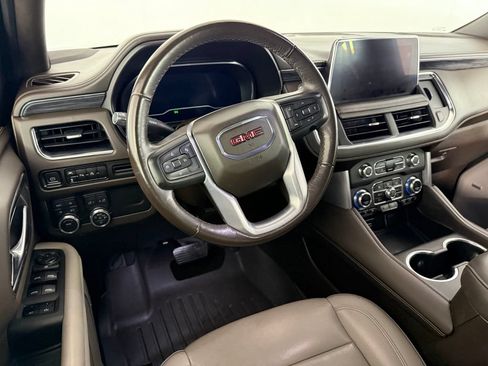 Used 2023 GMC Yukon XL SLT AWD/4WD image 18