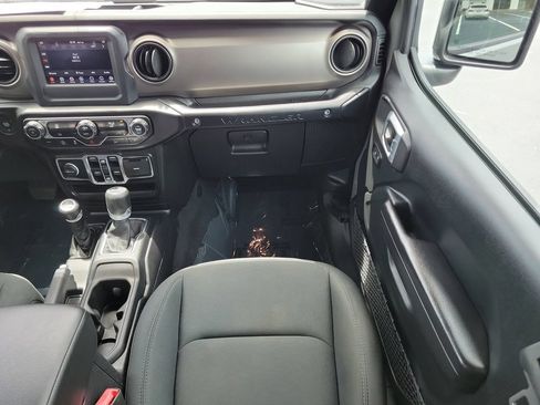 Used 2020 Jeep Wrangler Unlimited Sport S AWD/4WD image 15