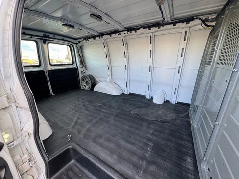 Used 2021 GMC Savana 2500 Regular Van 3D w/ Driver Convenience Package image 20