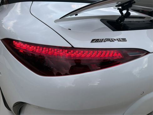 Used 2022 Mercedes-Benz SL 63 AMG 4MATIC w/ AMG Aerodynamic Package image 38
