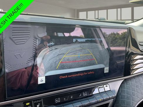 Used 2025 Toyota Camry XLE FWD image 14