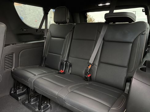 Used 2023 GMC Yukon XL SLT w/ SLT Luxury Package AWD/4WD image 26