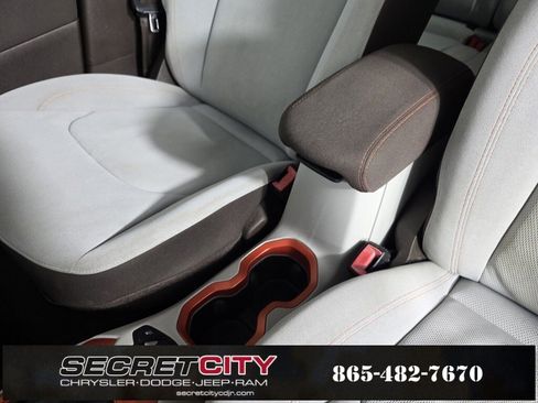 Used 2015 Jeep Renegade Latitude image 26