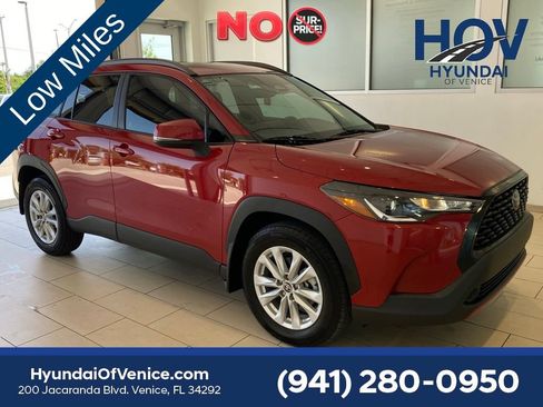 Used 2024 Toyota Corolla Cross LE w/ Moonroof Package FWD image 51
